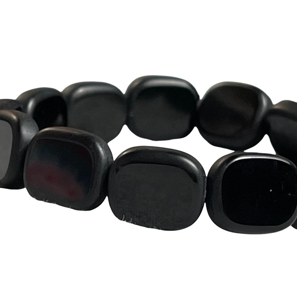 Black square-ish retro jet window glass stretchy beaded bracelet. NEW - Picture 2 of 5